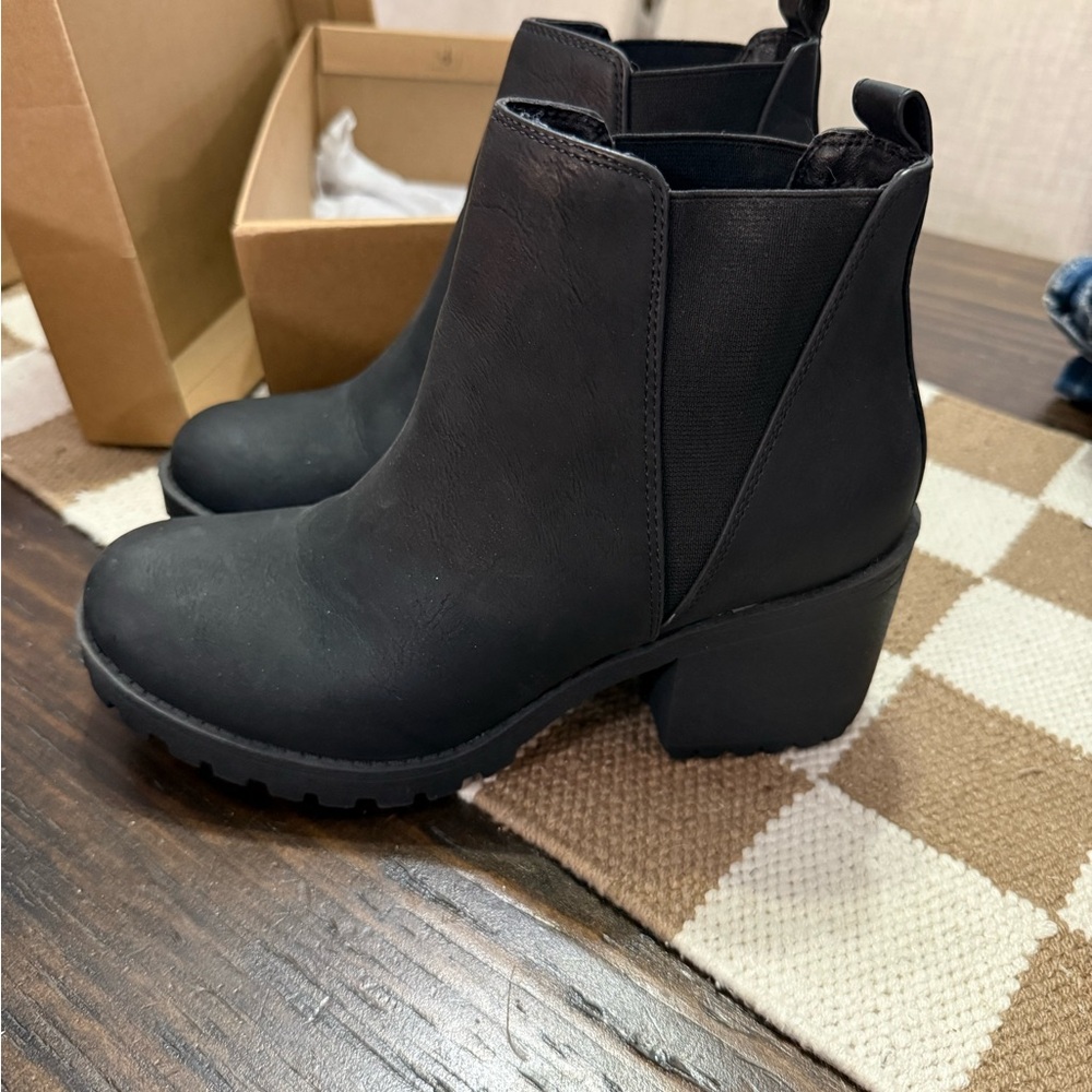 BRAND NEW Dirty Laundry Black Lisbon Boot 7.5